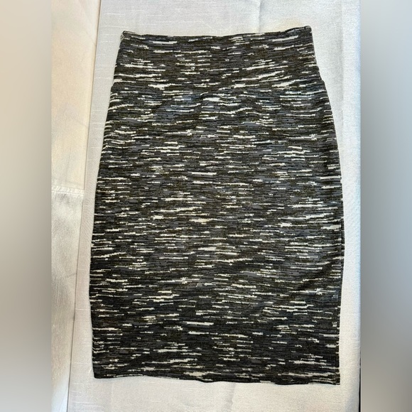 Lularoe Cassie Pencil Skirt - Picture 2 of 4